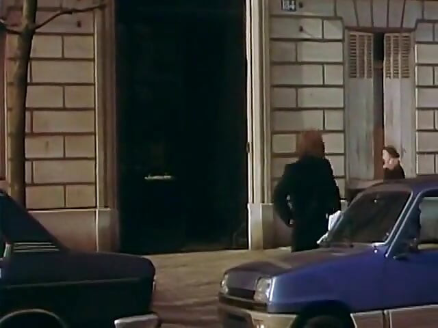 Francuska udovica dobiva lizanje i jebanje dlakave pičke