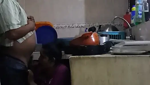Ngentot dan nyepong kontol karyawan di dapur