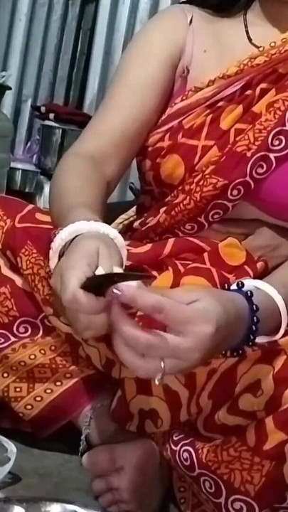 Stunning moment from "Sali jub soaur ghore se Jamai daa k ghor gaye tub Usko Ekela Ghorme Without Condom pe Choda"