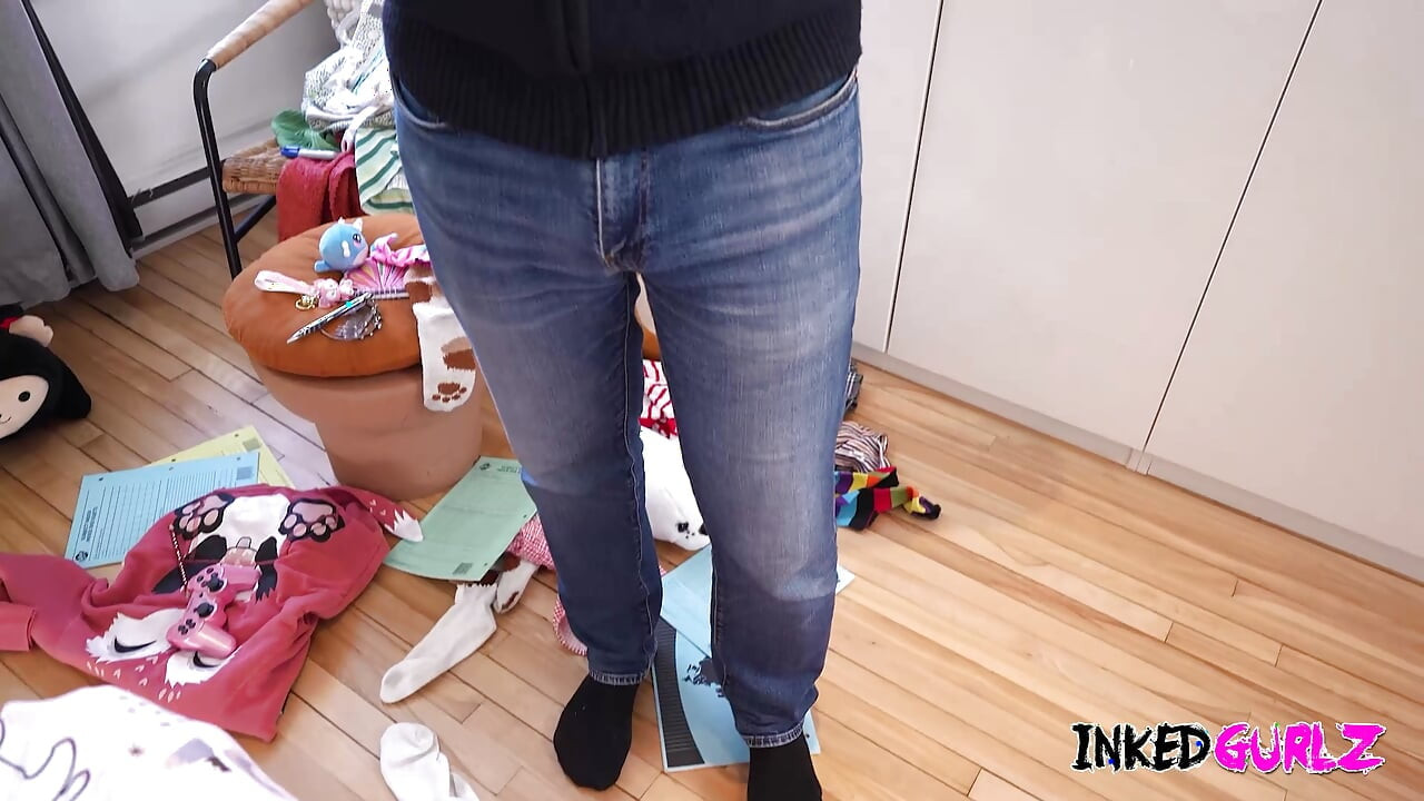 墨水古爾茲 - 滿身紋身的豐滿金髮女郎被狠狠操