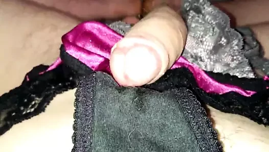 Külot üzerinde eller serbest prostat boşalmak