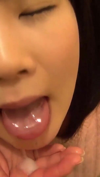 Must-share moment from "JAPANESE BABE SPREADS LEGS FOR A FUCK  CREAMPIE"