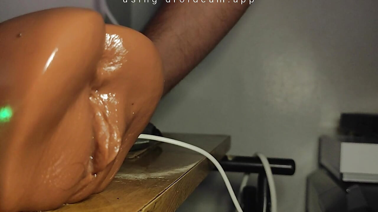 新生ライブの超クローズアップで、潤滑剤が滴る中で超リアルな私のアソコを突く