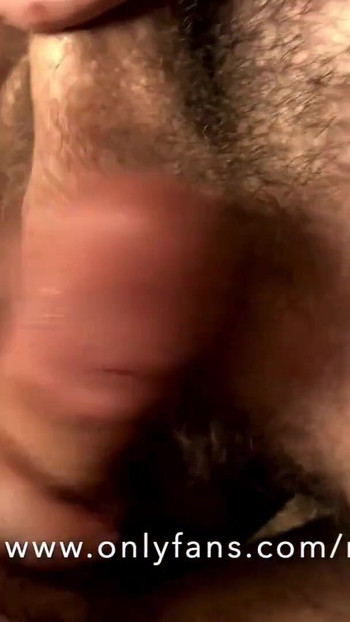 「Breeding YoungBuck's hairy hole」の迫力ある瞬間