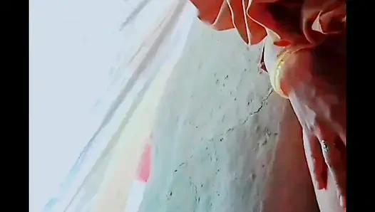 Her koca karısını yatakta mutlu tutamaz. Şu tatminsiz Hintli kadına bak. Kocasından memnun değil ama içinde başka biri var