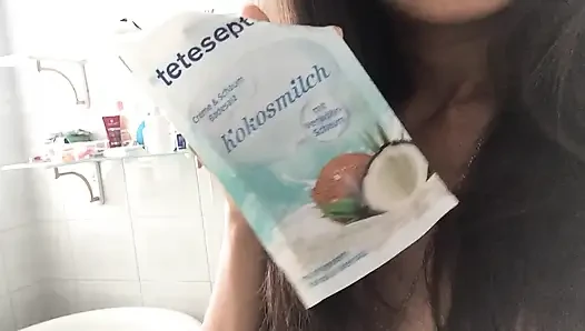 En sevdiğim dildoyla oynuyorum
