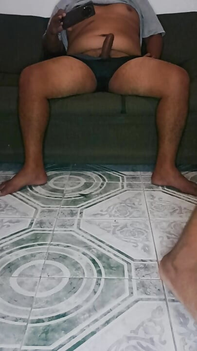 我丈夫下班回家時吸他的雞巴