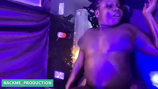 Gairah dan Kepuasan Penuh Nafsu