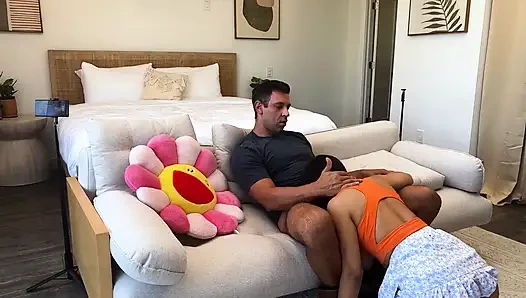 Pasangan hot ini bertukar pasangan yang lebih muda