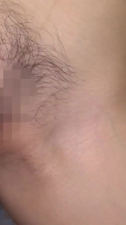 רגע חובה לשתף מתוך "במבט ראשון, היא נראית כמו בחורה פשוטה... שקט..."