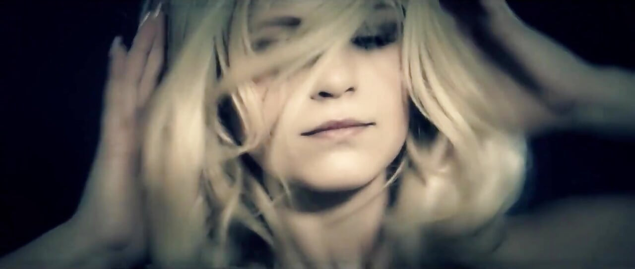 Perfect blonde of desire