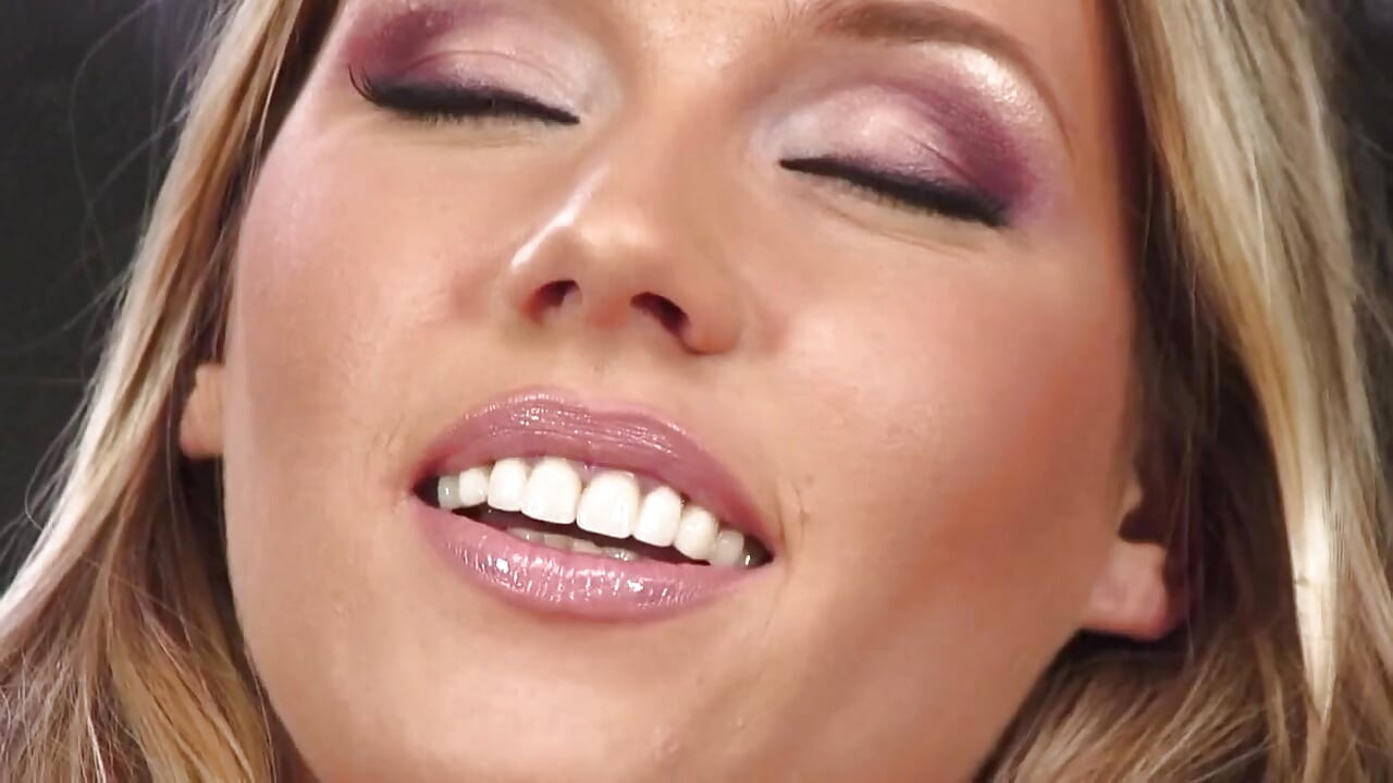 Blonda brudar Vilda leksakslekar och fittpullande