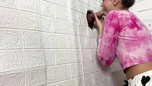 Gloryhole It Really Does Not Want Her to Stop