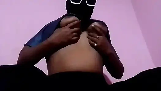 Bur mein khujali Ho Raha Hai isko