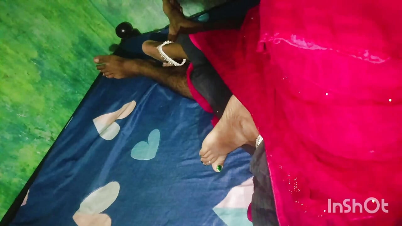 Desi seoska vruća bhabhi razbija krevet, chudai