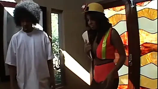 Sie will, dass nur große schwänze lutschen!! und eins ist für sie nicht genug!!