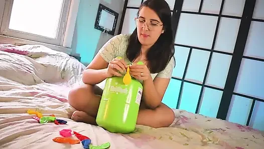 Pertama kali mainin balon helium - bunny looner