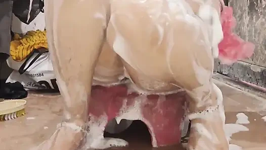 Priya bhabi heiße badeshow