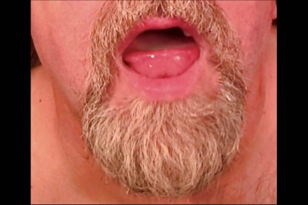 Εγώ τρώω τα δικά μου χύσια 52