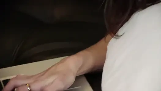 Gadis remaja lesbian yang imut lagi asik fingering dan jilat memek