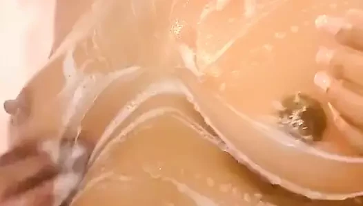 Peachy porn video – Come Take a Shower with Peachy