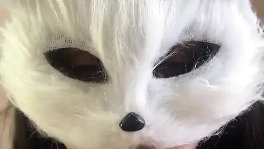 Bugün süt isteyen yaramaz bir kedi yavrusuyum