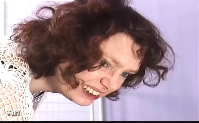 Полиция мучает в тюрьме