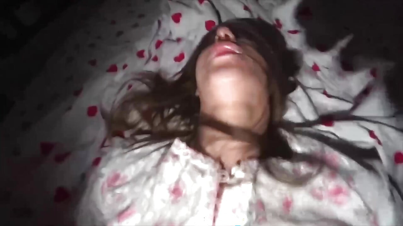 Asli dhokha. dost baari-baari se meri patni ki gand chodte hain