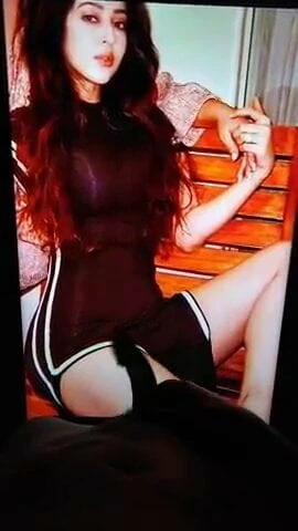 Sonarika bhadoria szereti a nagy fasz tisztelgő előzetesét #bigscreen