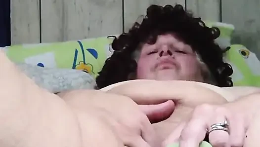 Wilde schlampe im bett mit deiner großen schwanzkopf
