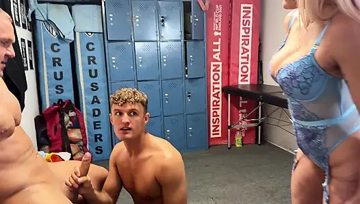 Hetero-bursch fickt sowohl jak als auch april