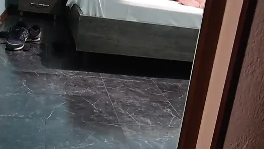 Suçüstü mü yakalandı? Hayır, kocam her saniye dışarıda film çekiyor