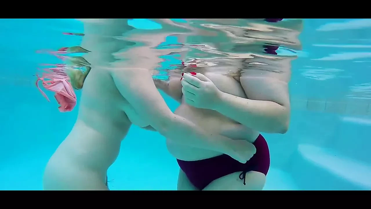 水下美女！