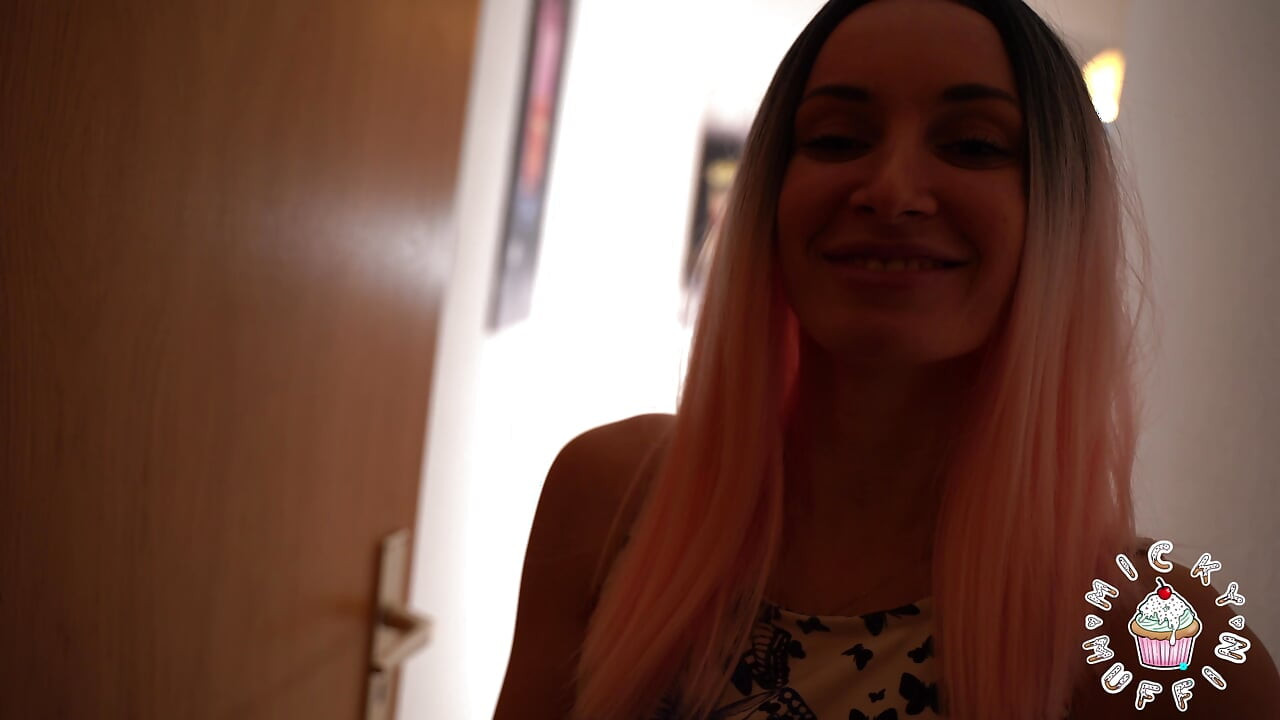 OMG, I just turned 18!! (Mobile phone find)
