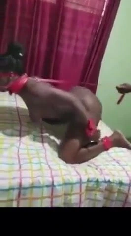 Bajan ragazza legata e sculacciata