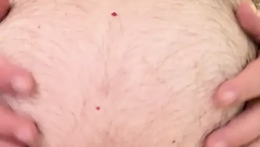 Koç Karl senin için karnını ovuyor 6940