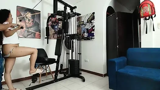 BIRLIKTE ANTRENMAN YAPıYORUZ AMA ADAM AZıYOR VE YARAĞıMı ISTIYOR