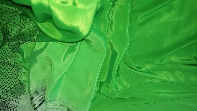Satin saree handjob