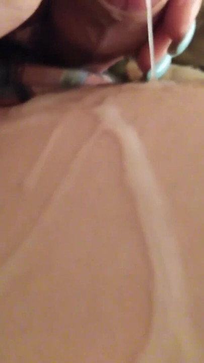 Jerking off my stepbrother! A sea of sperm flowed out!I'll show off this video to my girlfriends. | Clip 1