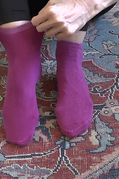 Prvo su čarape usisavane, zatim isečene, a zatim prekrivene spermom, POV, JOI, Lady Victoria Valente