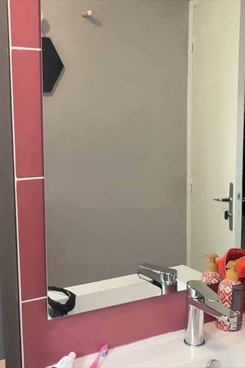 Romkameraten min liker å bli knullet i dusjen