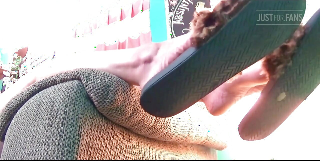 Tacky Flip Flop tachinare