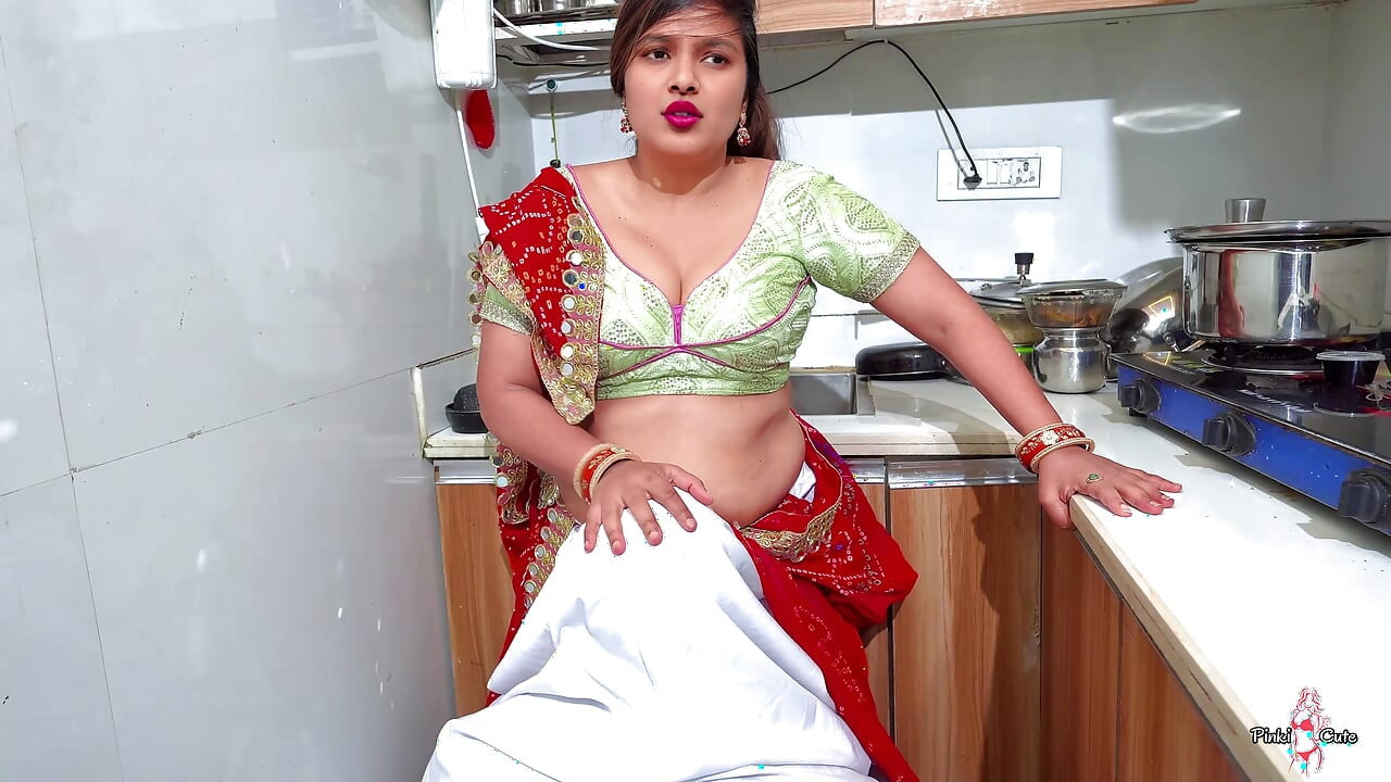 Người vắt sữa của tôi yêu cầu thanh toán hóa đơn, bhabhi làng Ấn Độ thanh toán hóa đơn sữa bằng hardfuck trong nhà bếp với âm thanh tiếng Hin-di.