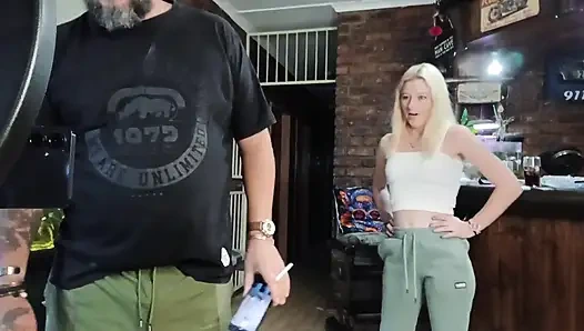 Dua pria tua dalam satu pirang