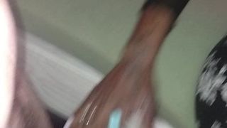 Negro chica golpeando mi dick y bolas 3