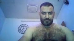 Une macho arabe poilue sexy