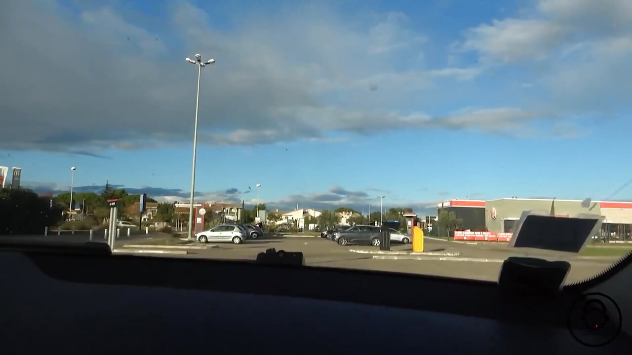 Une fille gothique perdue au soleil - double dose latine