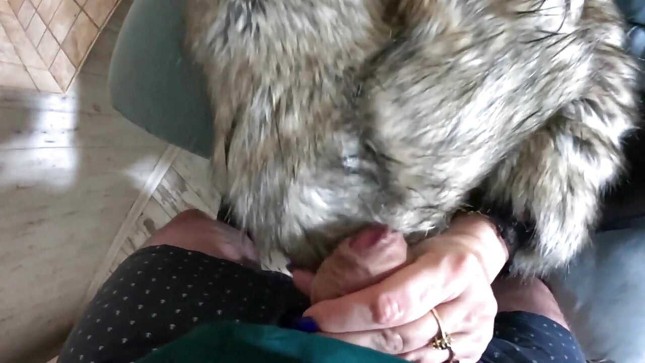 豪华皮草和皮革恋物癖 - 深喉, 双射和激情口交 第326集