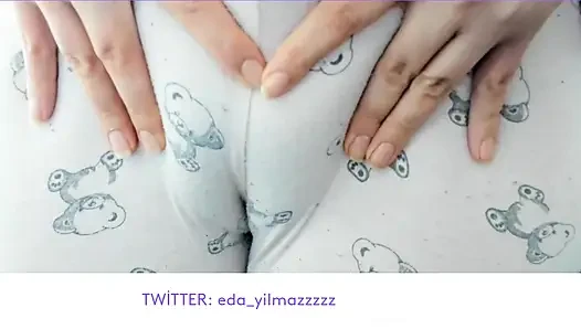CAMELTOE- MASTURBATE WITH PAJAMA- RUBBING PUSSY WITH PAJAMA
