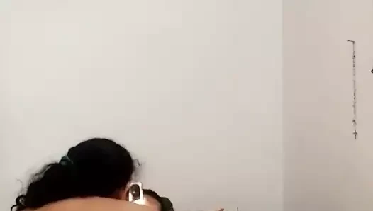 Istri latina penurut sampai tenggorokan